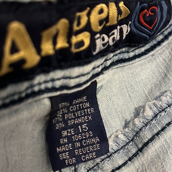 Angie’s Capri jeans - Picture 3 of 3